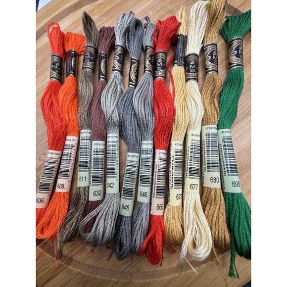 Huge 500 Lot of DMC Embroidery Floss Skeins Cross Stitch Thread NIP #01-3000s*** - Picture 8 of 14